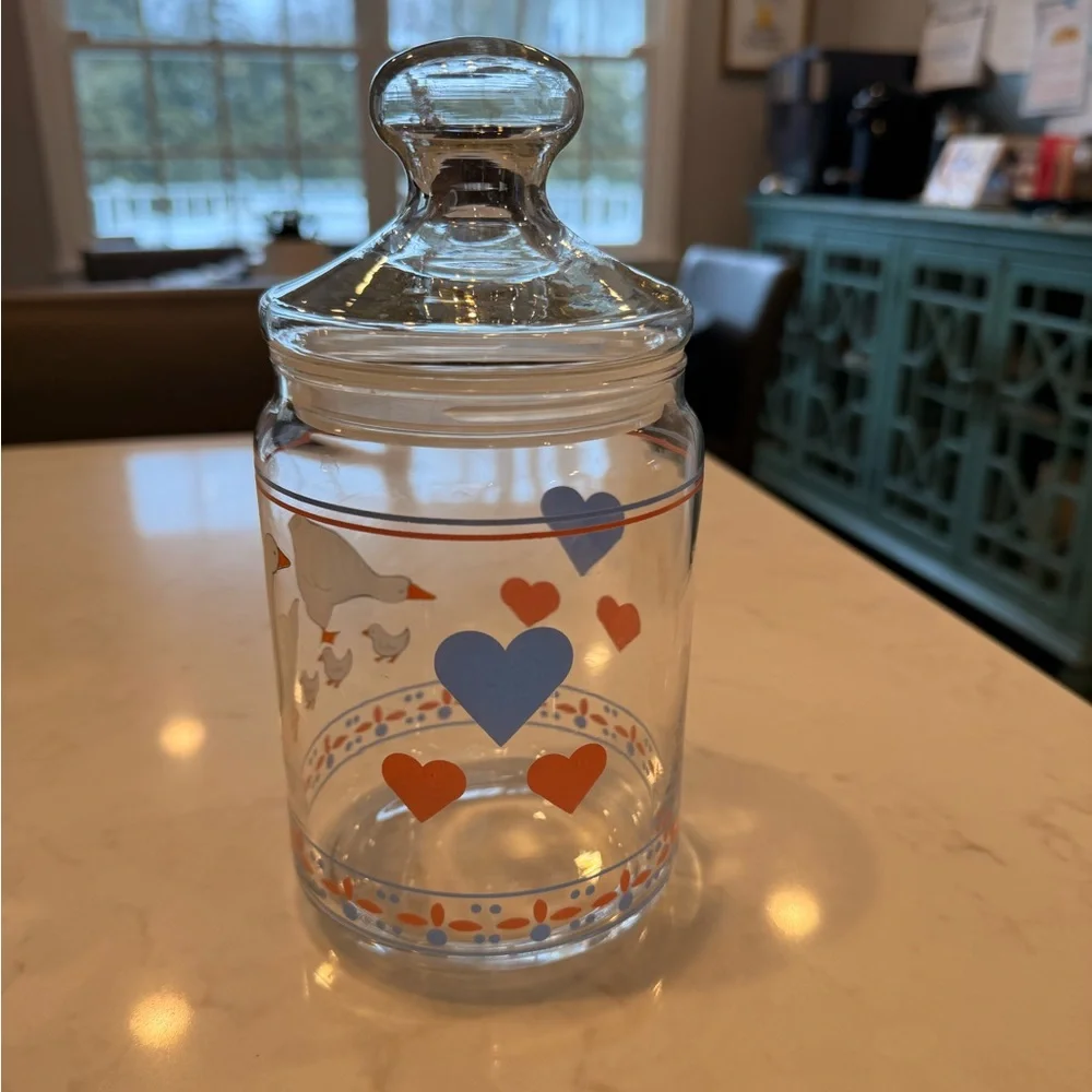 Vintage “Hearts and Geese” Canister by Luminary - France - Picture 2 of 6